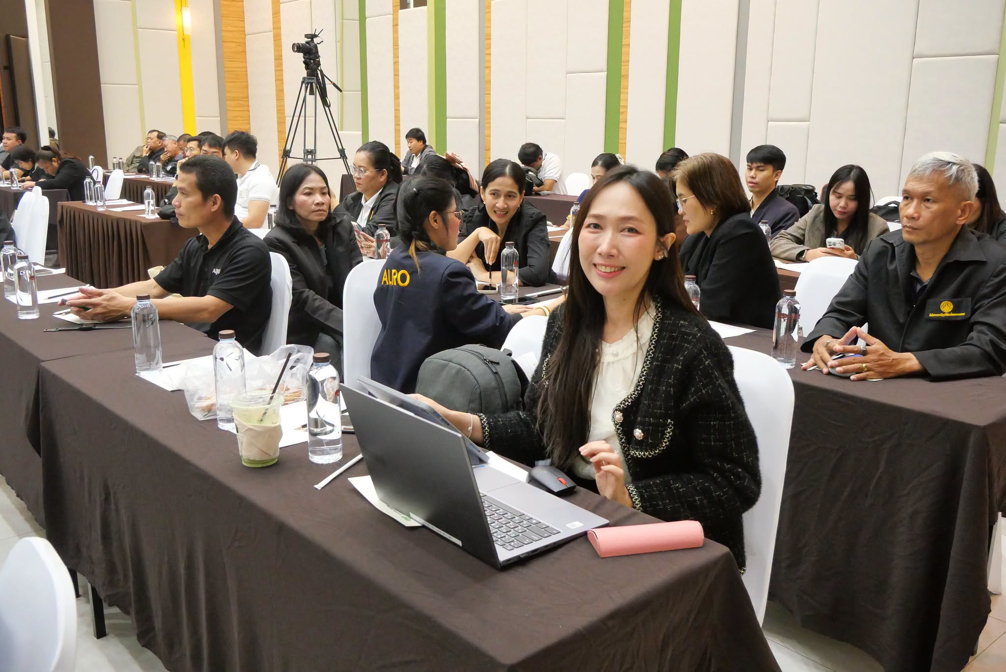 title - รองเลขาธิการ ส.ป.ก. ปิดโครงการสัมมนาฯ เดินหน้ายกระดับงานจัดที่ดิน-กองทุนฯ มุ่งเป้าขับเคลื่อนการดำเนินงานปี 2570
